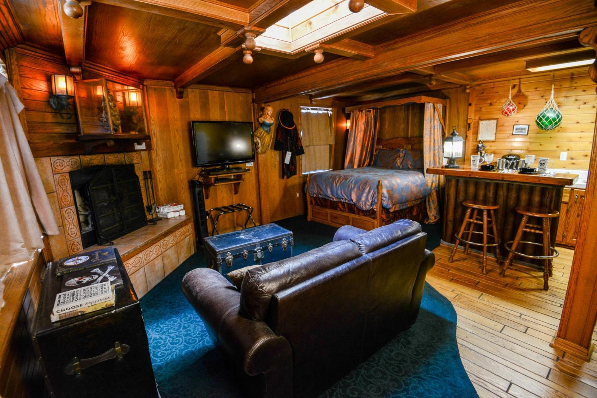 Castle Wood Theme Cottages- Couples Only 3* Big Bear Lake