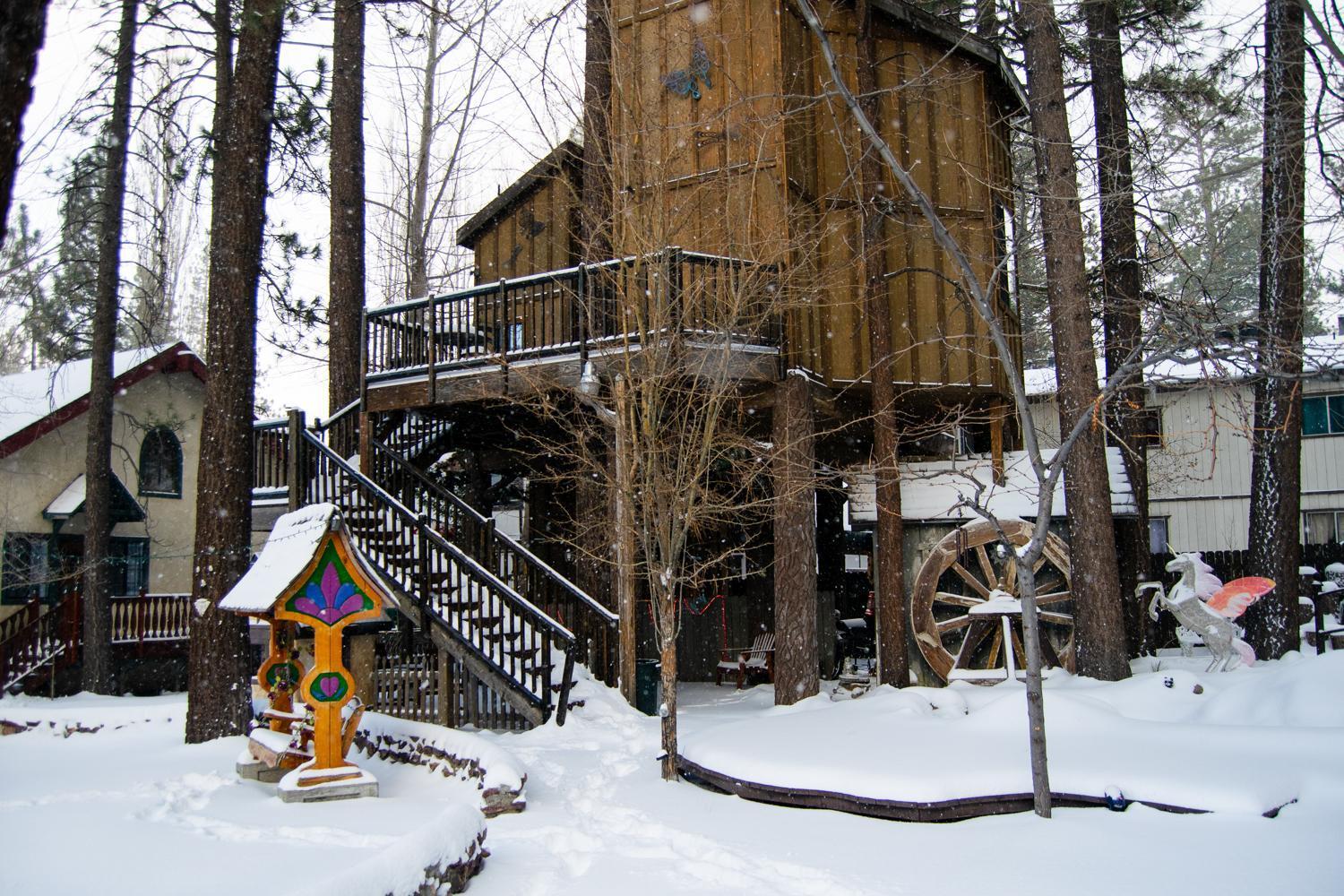 Hotel Castle Wood Theme Cottages- Couples Only