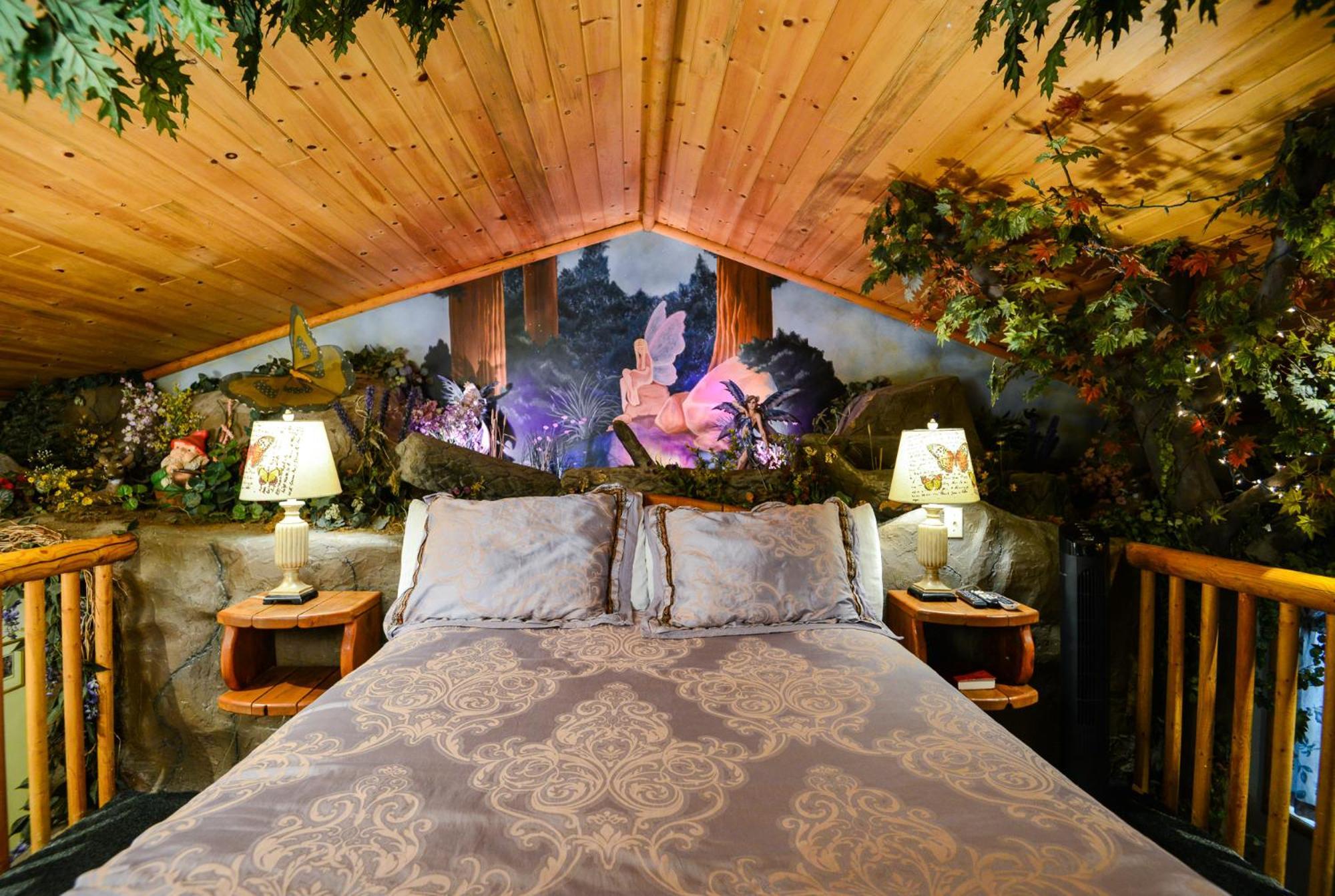 Castle Wood Theme Cottages- Couples Only Hotel 3*