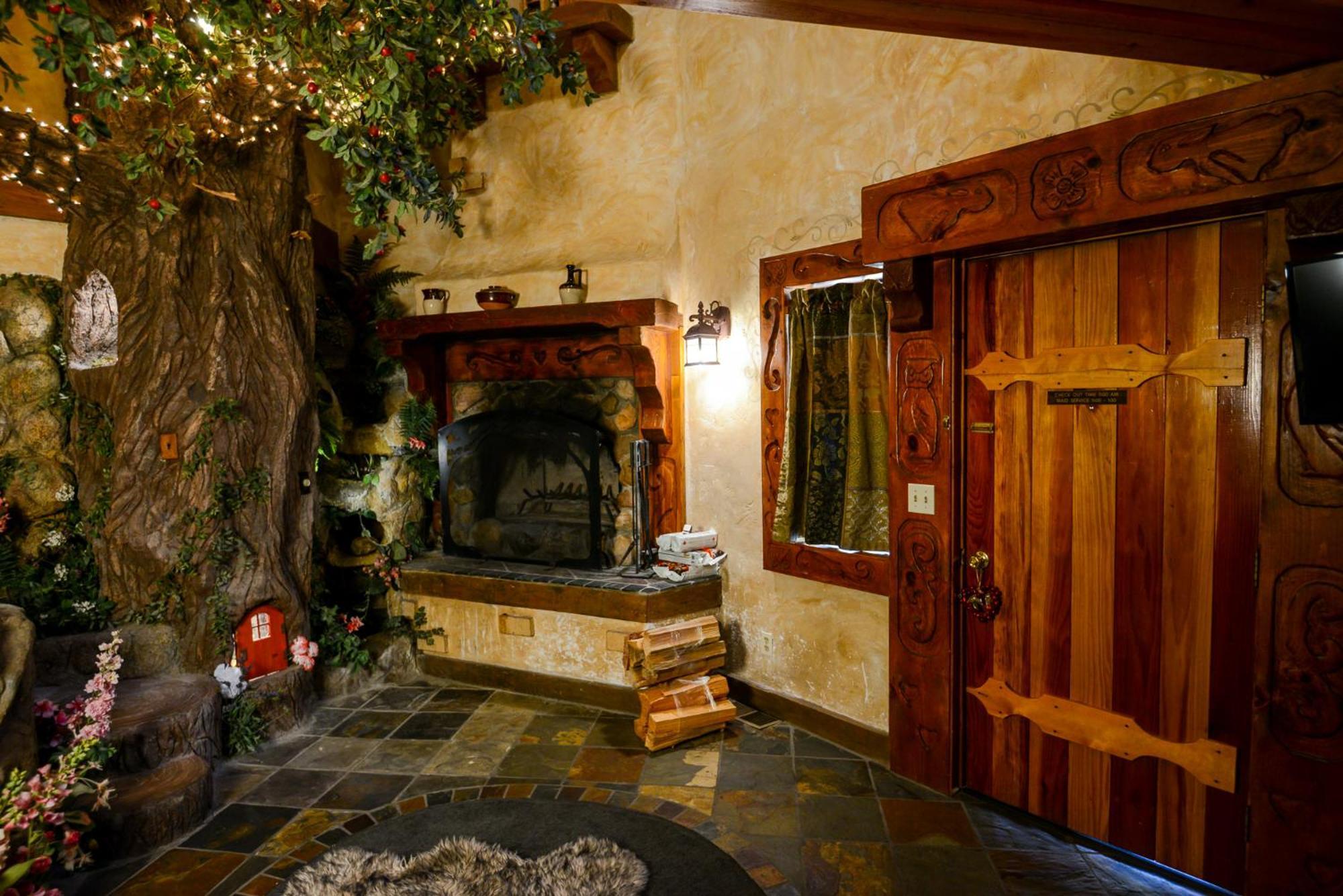 Castle Wood Theme Cottages- Couples Only