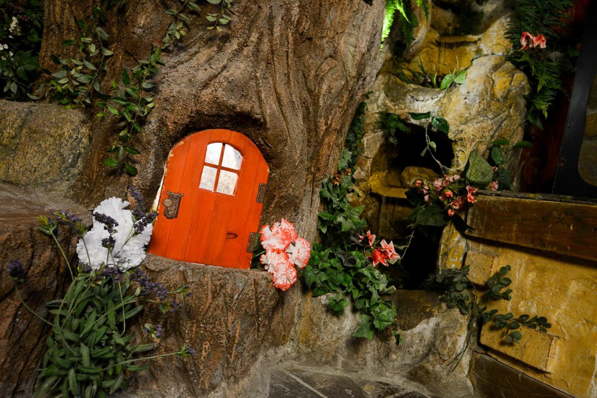 Castle Wood Theme Cottages- Couples Only Hotel Big Bear Lake